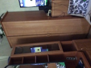 Отдам даром 2 стенки - image.jpg