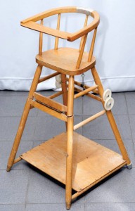 Отдам стульчик для кормления - image.jpg
