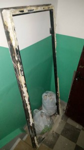 отдам железную входную дверь с коробкой. г долгопрудный - 2015-09-16 22-17-38.JPG