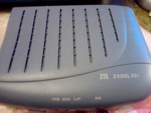 Модем ZTE zxdsl831 в дар. - модем.19[1].jpg
