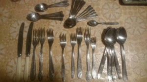 приму в дар посуду тарелки,ложки и вилки и чашки - DSC_0865.jpg