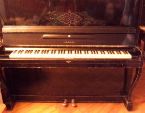 Пианино Заря  - Piano.jpg