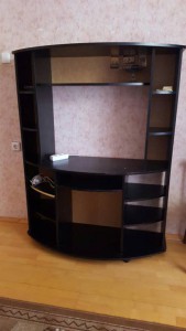 Отдам шкафы, серванты, компьютерный стол - image.jpeg