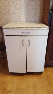 Отдам шкафы, серванты, компьютерный стол - image.jpeg