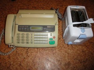Отдам Даром - Факс SHARP FO-455 Тостер Smile TA 1241 - f4be56dca8affc287e2ed59572ab7d17b1563887.JPG