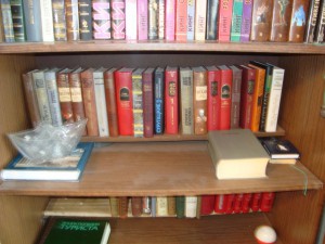 Отдам мебель, посуду, книги - книги1.JPG