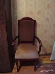 Отдам мебель, посуду, книги - кресло.JPG