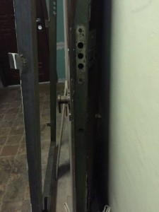 Отдам две входные двери - image.jpeg