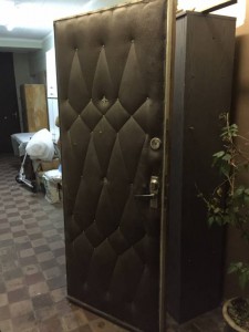 Отдам две входные двери - image.jpeg