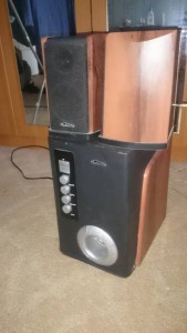Отдам компьютерные колонки 2.1 нерабочие - DSC_1487.JPG
