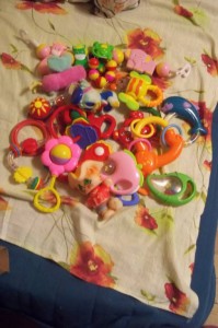 Отдано Погремушки, развивающий коврик - 100_4218.JPG