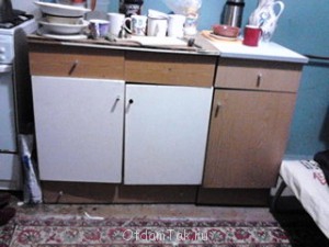 Отдам шкаф-прихожую, кровать двуспальную, два кухонных шкафч - IMG_20130811_223107.jpg