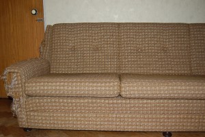 Отдам советский двуспальный диван - DSC_0006 (800x532).jpg