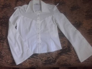 блузки для школы 38 и 40 размера - 20160315_100657.jpg