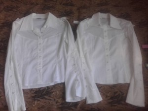 блузки для школы 38 и 40 размера - 20160315_100830.jpg