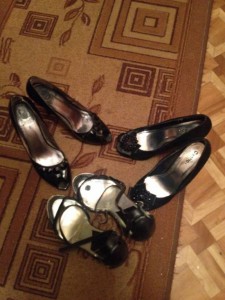 Отдам женскую одежду и обувь  - image.jpg