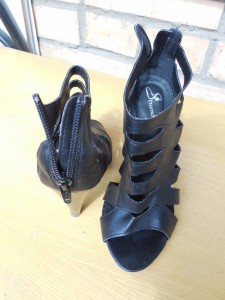 Туфли жен.35 р-р отдам - DSCN5381.JPG