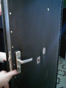 Отдам входную дверь - IMG_20160505_084031.jpg