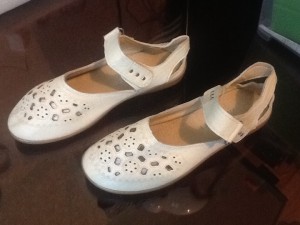 Отдано. Сандали новые р-р36 девчачьи - image.jpg