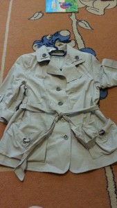 лёгкая ветровочка42-44, 200р-ни разу не одета