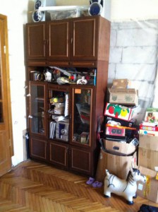 Два шкафа - деревянный сервант и комод для прихоже - image.jpg