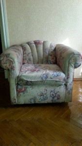 Отдам 2 кресла, комод и трюмо - 20160327_143922.jpg