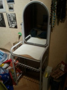 Отдам даром 2 стеллажа, туалетный столик и подставку для дисков ИКЕА - 20160706_23092311.jpg