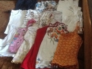 Отдам летняя одежда на девушку 42-44 - image.jpeg