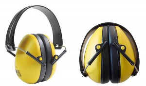 Бензин Зиппо, краска для волок, клей обойный, пороги, наушники, все по 100. - 18972.jpg