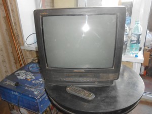 отдам телевизор и диван - DSCN2608[1].JPG