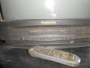 отдам телевизор и диван - DSCN2609[1].JPG