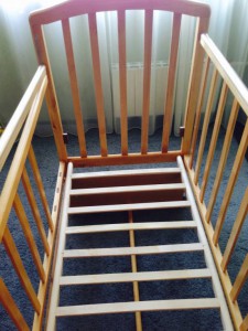 Отдам даром кроватку - image.jpg