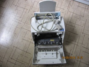 РАСКРЫТ -ЗАПЫЛИЛСЯ. НУЖНО ЕГО ПОД ДУШ.