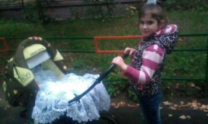 ОТЛИЧНАЯ КОЛЯСКА-ТРАНСФОРМЕР и конверт на выписку  - 1450037821749.jpg