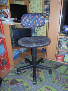 Стол прямой с надстройкой и угловой стол и стул. - SAM_0010.JPG