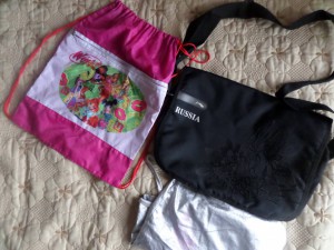 Отдам женские молодежные вещи 42-44-46,мешки для обуви,сумку - SAM_1970.JPG