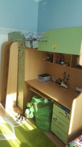 Отдадим детскую двухъярусную кровать со столом и встроенным шкафом. - 20161002_105319[1].jpg