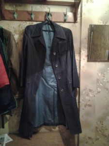 Отдам осенние пальто, женские, шубу искуственную, спортивные штаны - 20161121_232336.jpg