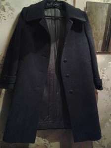 Отдам осенние пальто, женские, шубу искуственную, спортивные штаны - 20161121_231526.jpg