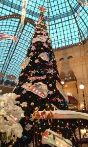 Шкаф трехстворчатый приму в дар - Елка в Гуме.jpg