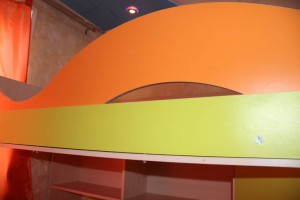 ОРАНЖЕВАЯ ВЕРХНЯЯ ПЛАНТКА НАДО БУДЕТ ПЕРЕСВЕРЛИВАТЬ ЧТО БЫ ЗАНОВО ПРЕКРУТИТЬ НА ФОТО ВИДНО ЧТО ЗАМОРЕЗЫ РАСКРУТИЛИСЬ