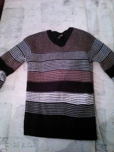 Отдам мужские джинсы, свитер, футболки. р46 рост165-170 - свитер.jpg