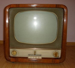 Приму в дар или куплю недорого старые радиолу магнитофон проигрыватель телевизор в коллекцию - rubin.jpg