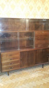 Отдам сервант для посуды 3 разных секции - 20170321_085131.jpg