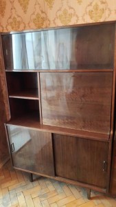 Отдам сервант для посуды 3 разных секции - 20170321_085241.jpg