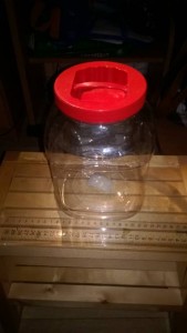 ОТДАМ контейнер-банку, крем для обуви и диск Рейки - WP_20170513_002.jpg