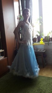 ОТДАНО бальное платье бело голубое стандарт 44 р - 20170205_153030.jpg