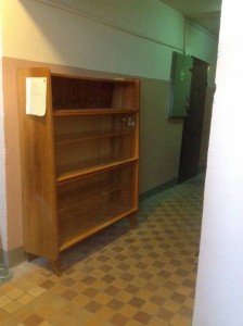 Книжный шкафчик отдам даром - image.jpg