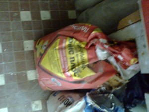 Приму в дар остатки штукатурки и шпатлевки - Остатки ремонта1.jpg