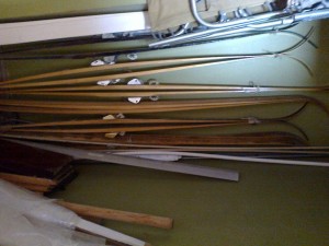 Лыжи, санки, тренажёр - БЛАГОПОЛУЧНО ОТДАНО  - Кладовка-лыжи.jpg